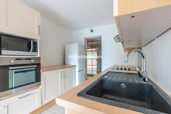 Vente                                                      Appartement
                        
                     3 pièces                      70 m2                     à Sucy-en-Brie