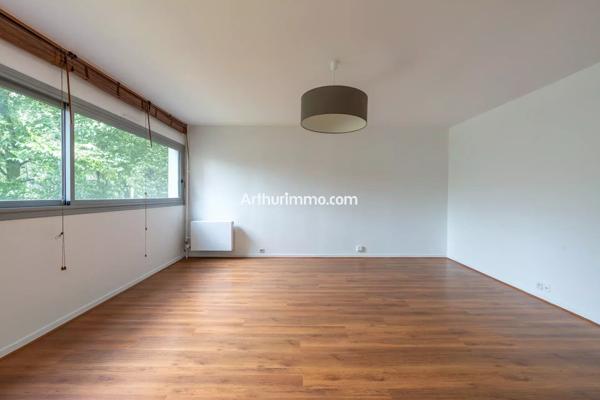 Vente                                                      Appartement
                        
                     3 pièces                      70 m2                     à Sucy-en-Brie