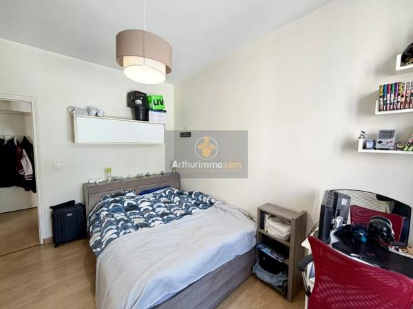 Vente                                                      Appartement
                        
                     2 pièces                      37 m2                     à Coulommiers
