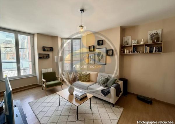 Vente                                                      Appartement
                        
                     2 pièces                      37 m2                     à Coulommiers