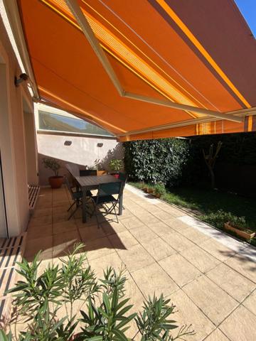 VILLEFRANCHE Maison mitoyenne par un côté de 80m2 hab. plus garage, 3 chambres à l'étage et un jardin de 291m2