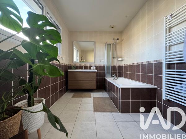 Maison à vendre 6 pièces 154 m² Ploumagoar