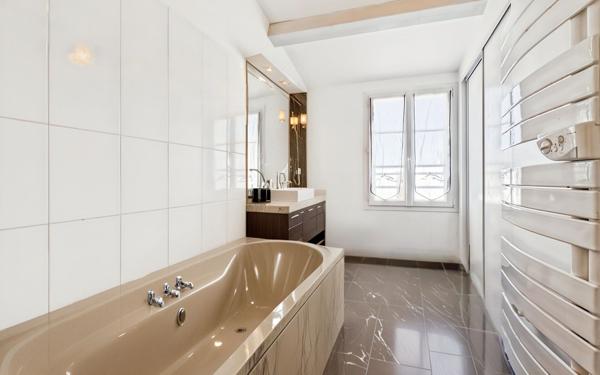 Maison à vendre    5 pièces •  Le Bois-Plage-en-Ré