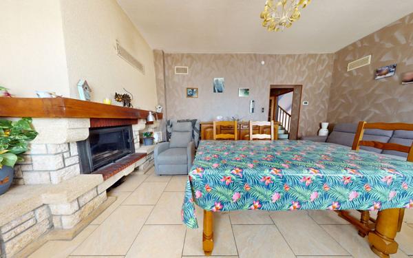 Maison à vendre    6 pièces •  Yutz