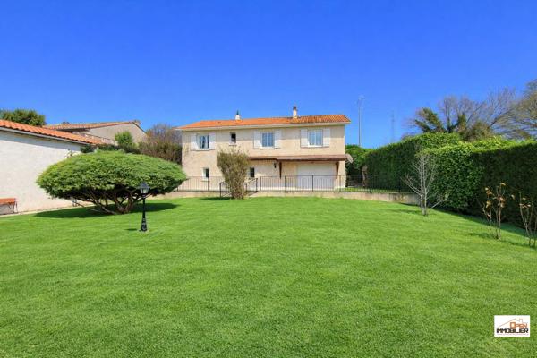 Maison T5 sur sous sol semi enterré