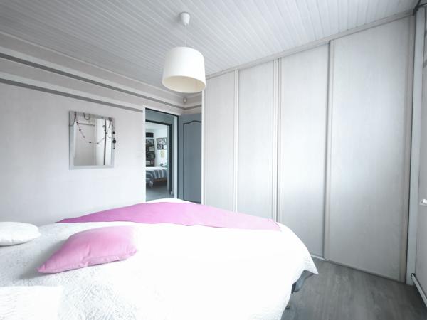 Maison T5 sur sous sol semi enterré