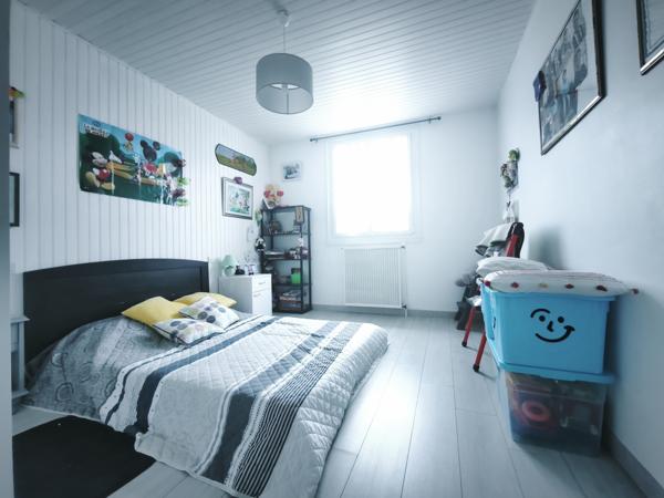 Maison T5 sur sous sol semi enterré