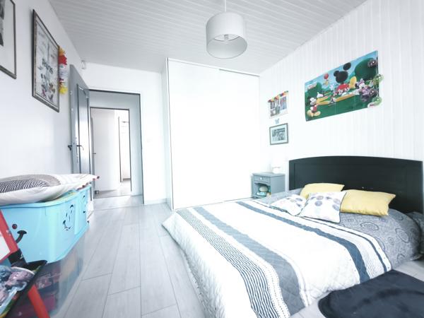 Maison T5 sur sous sol semi enterré