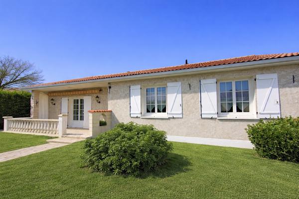 Maison T5 sur sous sol semi enterré
