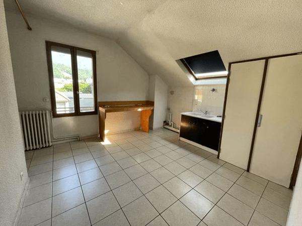 Location Appartement 4 pièces 67.7 m² - 9 RUE DE LA MAIRIE Frontenex 73460