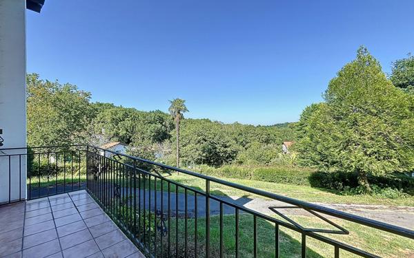 Maison à vendre    5 pièces •  Mouguerre