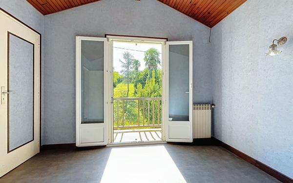 Maison à vendre    5 pièces •  Mouguerre