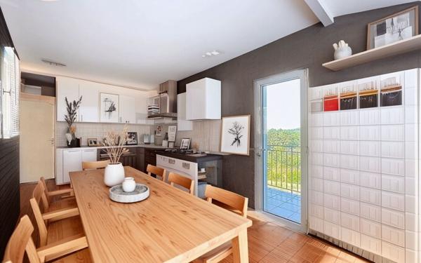 Maison à vendre    5 pièces •  Mouguerre