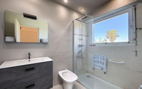 Maison à vendre    5 pièces •  Mouguerre