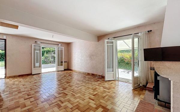 Maison à vendre    5 pièces •  Mouguerre