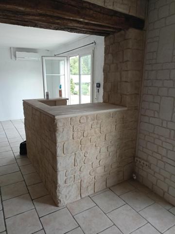 TRES GRAND POTENTIEL ET VOUS TROUVEREZ UNE PROPRIETE AU BORD DE LA DIVE POUR UN MOMENT DE DEPENTANTE OU DE PECHE