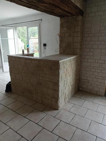 TRES GRAND POTENTIEL ET VOUS TROUVEREZ UNE PROPRIETE AU BORD DE LA DIVE POUR UN MOMENT DE DEPENTANTE OU DE PECHE