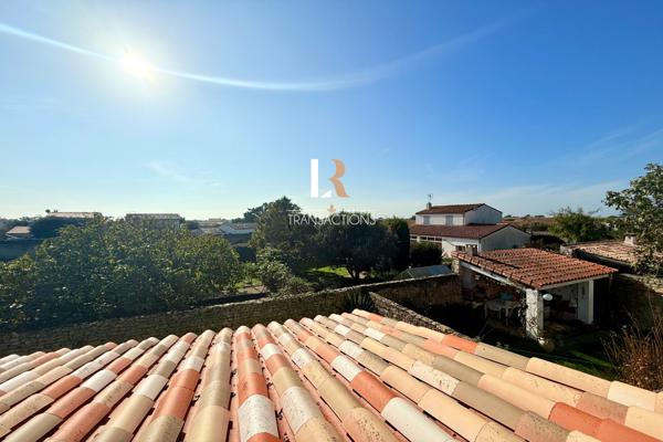 Sainte-Marie-de-Ré (17740) Sainte-Marie - Maison de bourg à proximité de la plage