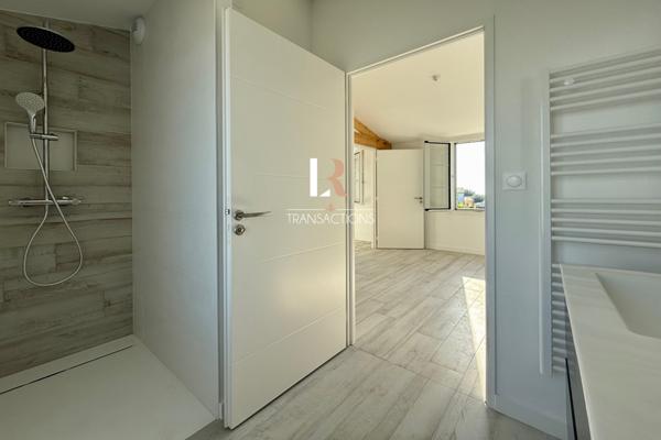 Sainte-Marie-de-Ré (17740) Sainte-Marie - Maison de bourg à proximité de la plage