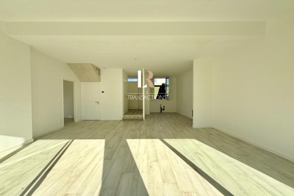 Sainte-Marie-de-Ré (17740) Sainte-Marie - Maison de bourg à proximité de la plage