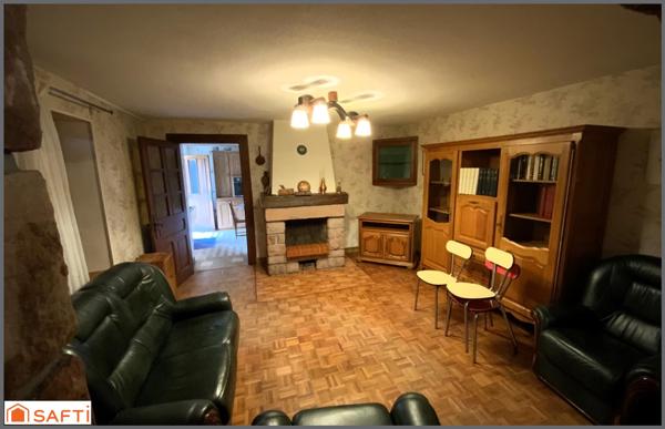 ANCIENNE FERME EN BON ETAT  , BELLE EXPOSITION , GRAND TERRAIN DE 2,3 HECTARES