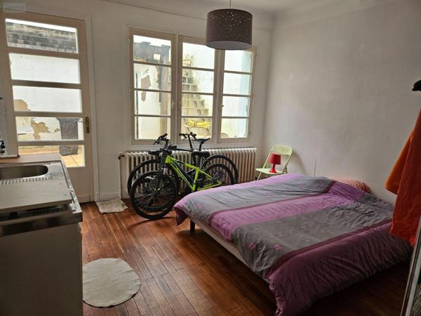 Maison de ville à vendre à Marennes-Hiers-Brouage en Charente-Maritime (17320), ref : 02035   
centre ville