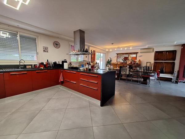 Maison Velaux 4 chambres 127 m2 piscine sur terrain de 1000 m2