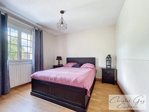 Maison traditionnelle 144 m² à vendre à Écommoy (72) – 1 hectare de terrain, vie de plain-pied, dépendances, proche gare et commerces