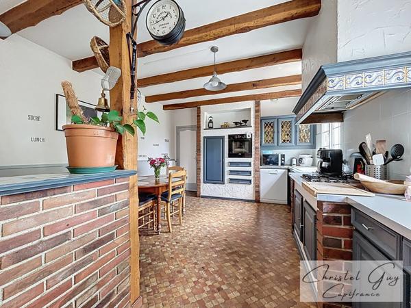 Maison traditionnelle 144 m² à vendre à Écommoy (72) – 1 hectare de terrain, vie de plain-pied, dépendances, proche gare et commerces