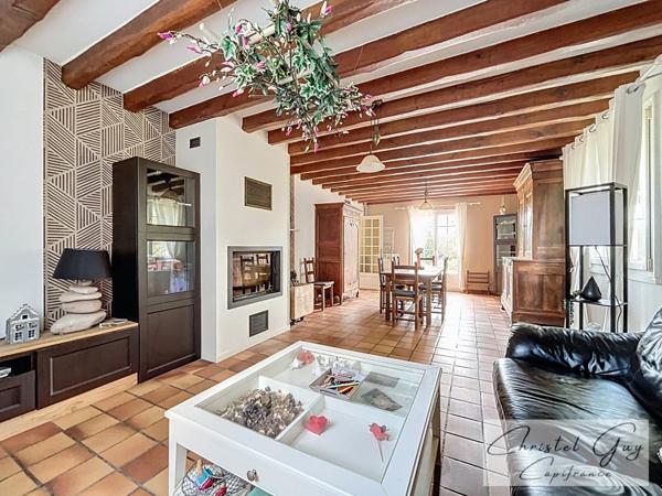 Maison traditionnelle 144 m² à vendre à Écommoy (72) – 1 hectare de terrain, vie de plain-pied, dépendances, proche gare et commerces