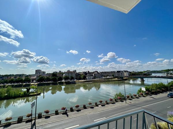 Appartement 3 pièce(s) 62.28 m2

Loyer €1 150.00/mois charges comprises **

- Ref : MG10547