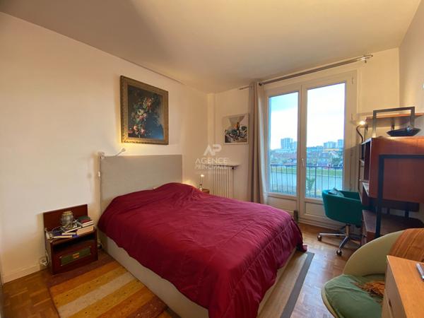 Appartement 3 pièce(s) 62.28 m2

Loyer €1 150.00/mois charges comprises **

- Ref : MG10547