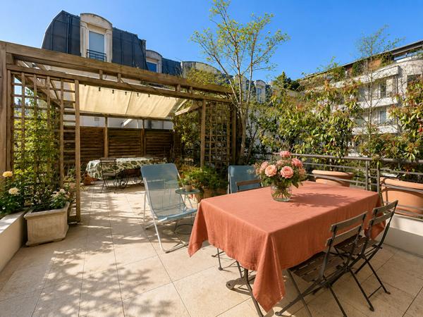 Appartement Suresnes 4 pièce(s) 106 m2