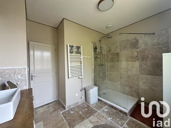 Maison à vendre 6 pièces 138 m² Notre-Dame-d'Oé