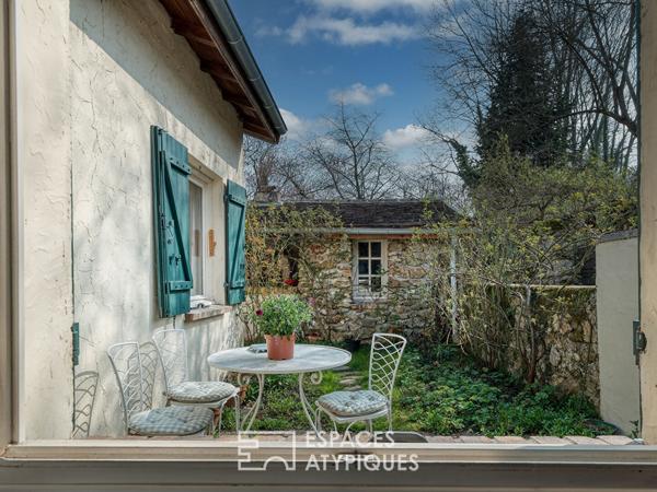 Maison de charme rénovée avec cour au coeur d’Étiolles.