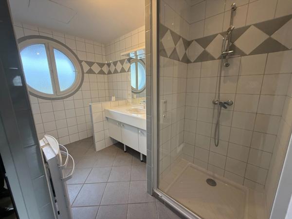 Spacieuse villa de 4 chambres avec jardin et garage