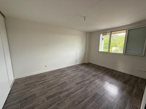 Spacieuse villa de 4 chambres avec jardin et garage