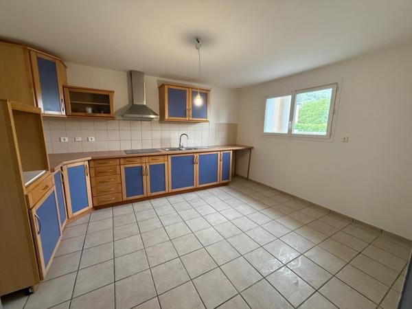 Spacieuse villa de 4 chambres avec jardin et garage