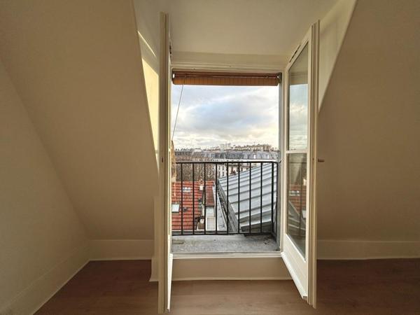 Paris - Rue Mouffetard  - Studio de 18,90 m2 - Dernier étage
