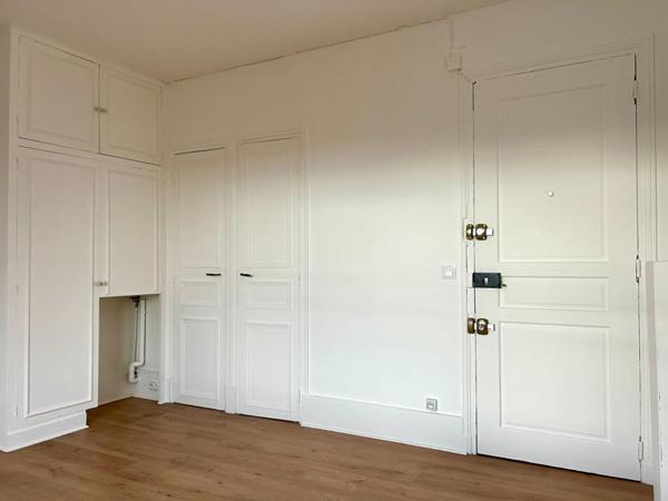 Paris - Rue Mouffetard  - Studio de 18,90 m2 - Dernier étage