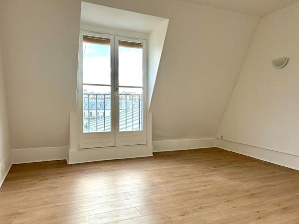 Paris - Rue Mouffetard  - Studio de 18,90 m2 - Dernier étage