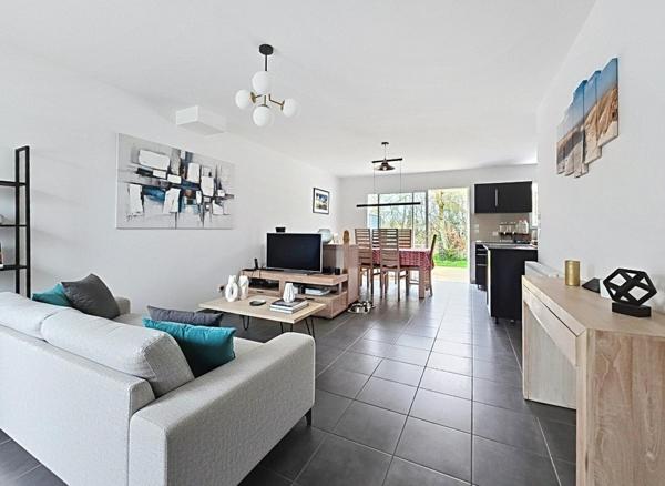 Maison récente plein centre