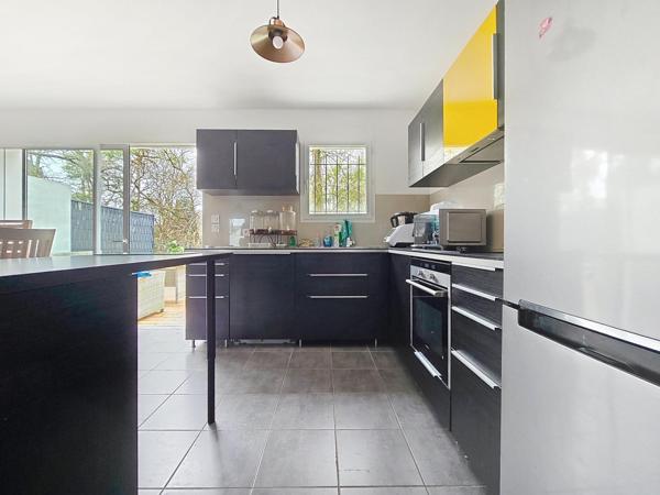 Maison récente plein centre