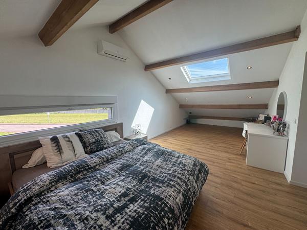 MAISON  230 M² HAB 230 TERRAIN  1216  M² PROCHE LURE