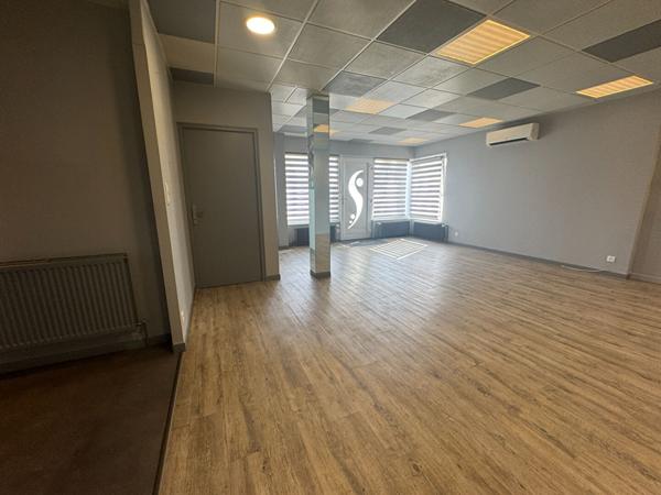 MAISON  230 M² HAB 230 TERRAIN  1216  M² PROCHE LURE