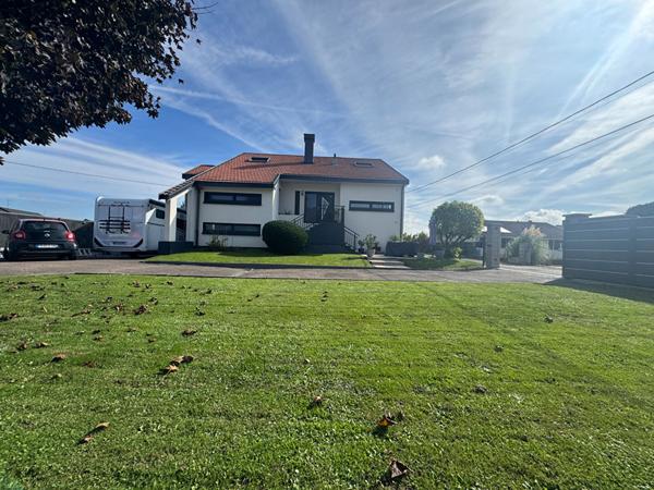 MAISON  230 M² HAB 230 TERRAIN  1216  M² PROCHE LURE