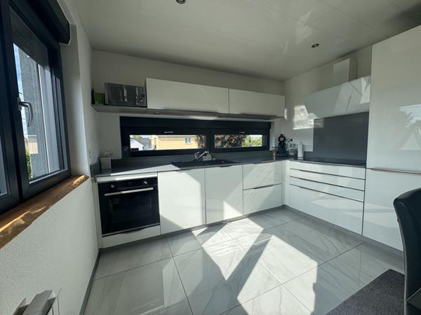 MAISON  230 M² HAB 230 TERRAIN  1216  M² PROCHE LURE