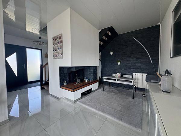 MAISON  230 M² HAB 230 TERRAIN  1216  M² PROCHE LURE