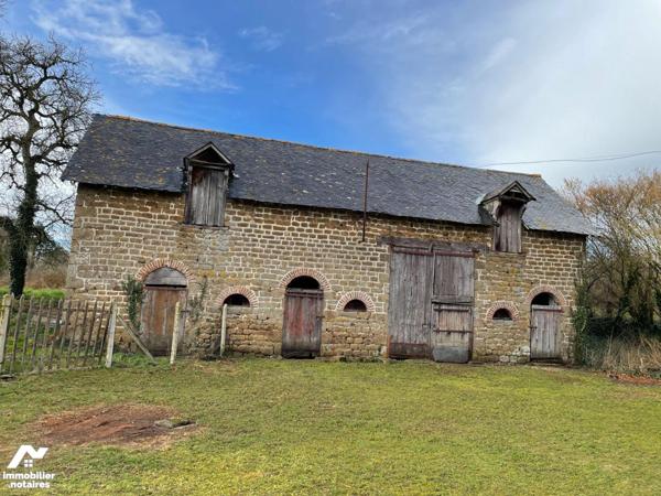 En campagne, commune de MELLERAY LA VALLEE, maison en pierres comprenant : 
- Au rez-de-chauss...