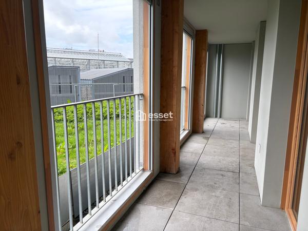 Location Appartement 4 pièces 79.2 m² - Paris 75018